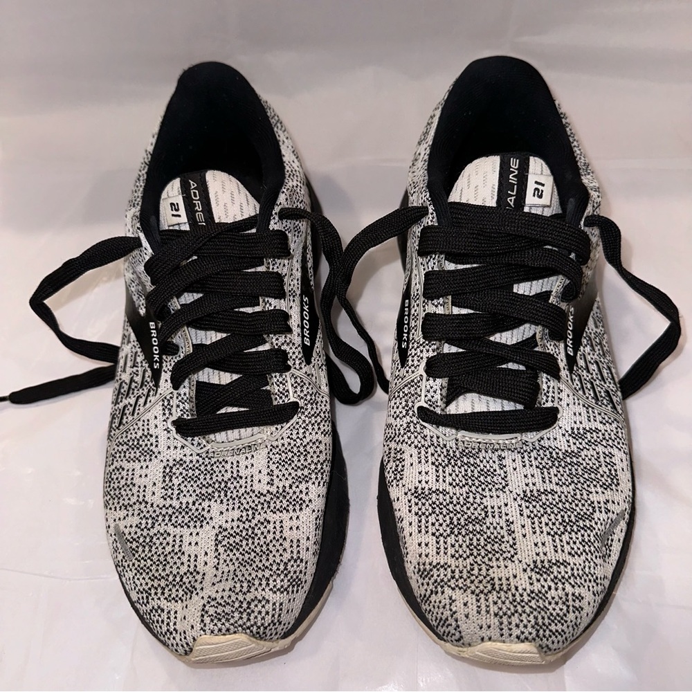 Brooks Adrenaline 21 Running Shoe Black & White Men’s Size 10 Athletic Sneakers